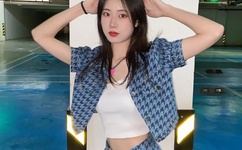 杨幂的胸罩被扒